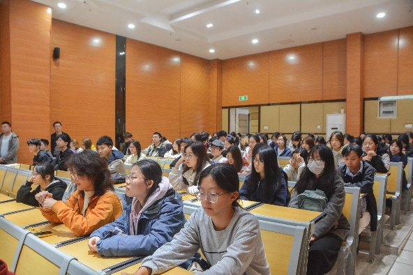 筑牢宿舍安全防线，守护校园平安...